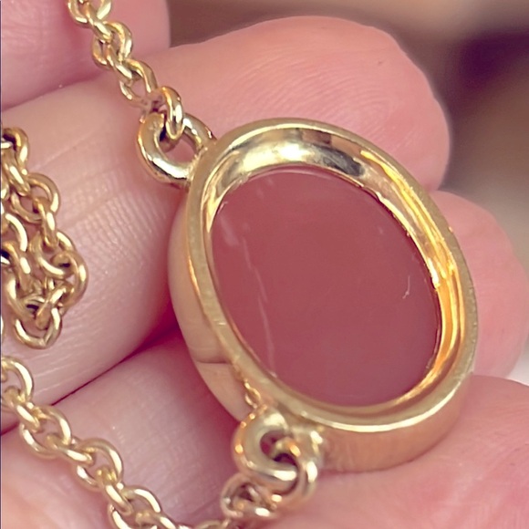 18k Gold Oval moonstone Pendant Necklace - Picture 5 of 7